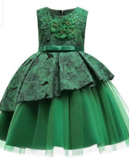 Dress – embroidered with flora design